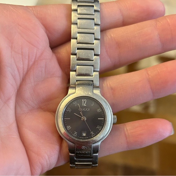 Magnificent Gucci 8900L - Picture 2 of 10